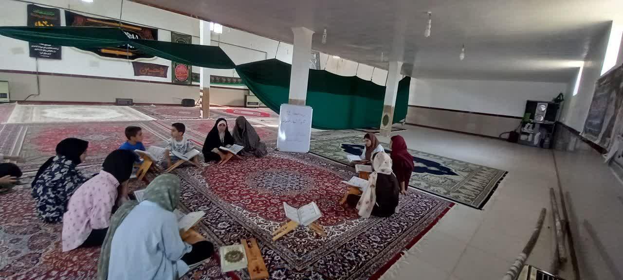 برگزاری دوره حفظ آیات آشنا قرآن کریم در خانه‌های قرآن روستایی کوهدشت