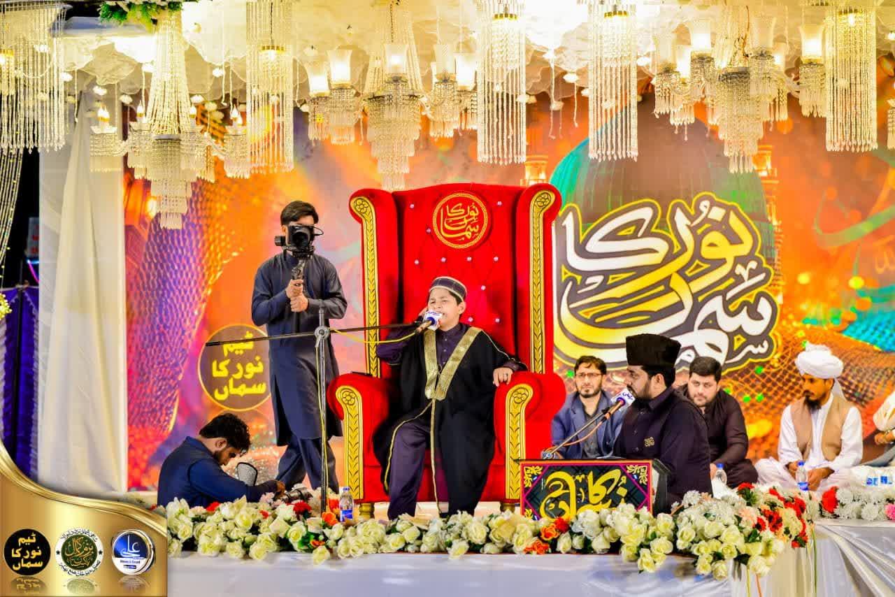 حضور قاری نخبه پارس آبادی در محفل ۵۰هزار نفری بکهر پاکستان